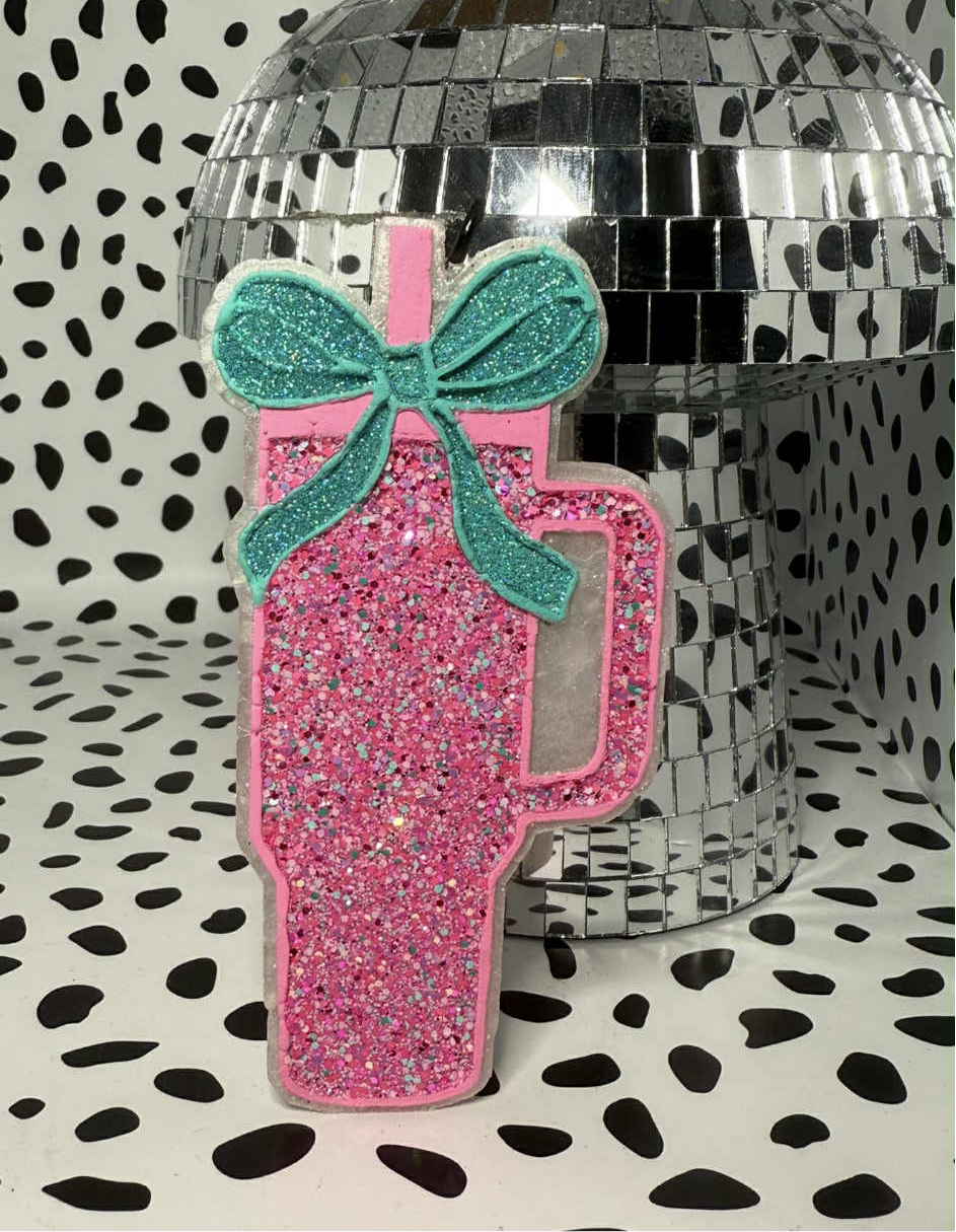 Tumbler W/ Bow Freshie Silicone Mold
