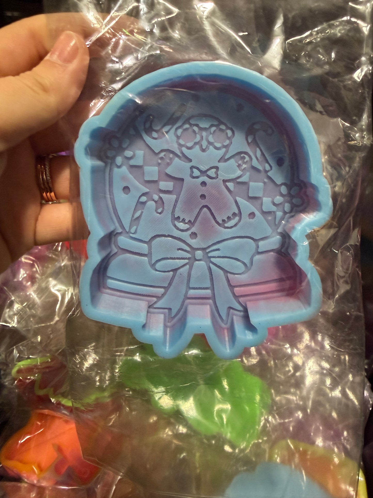 RTS - groovy snow globe