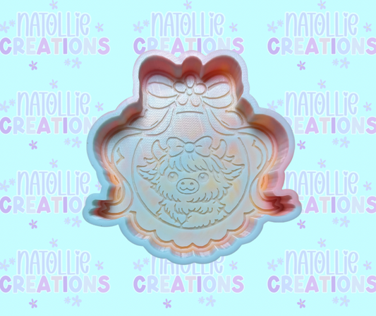 Scalloped Frame Highland Freshie Silicone Mold