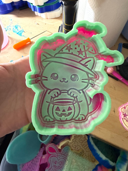 B GRADE - halloween cat