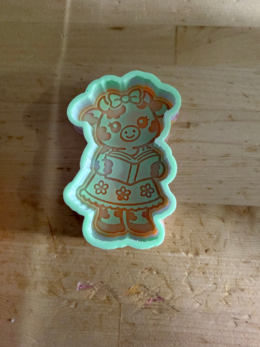 B GRADE - reading cow